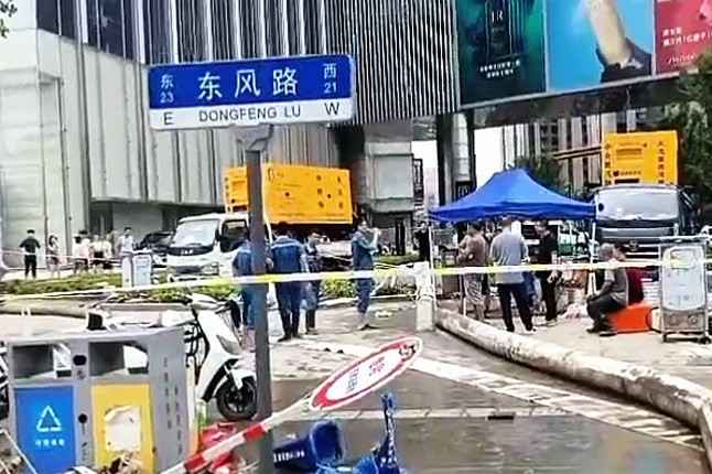 郑州睿诚智能停车管理有限公司排涝突击队在排涝现场